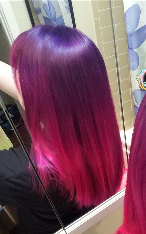 Unicorn Nail Art, Pink Purple Hair, Pink Ombre Hair, Purple Ombre Hair, Dyed Hair Inspiration, Pretty Hair Color, Hair Stylies, Hair And Beauty, Hair Color And Cut