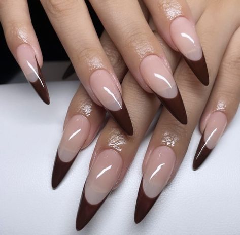 Brown Frenchies, Best Fall Nails, Maquillage On Fleek, Long Stiletto, Stiletto Nails Designs, Dope Nail Designs, French Acrylic Nails, Classy Acrylic Nails, Shiny Nails