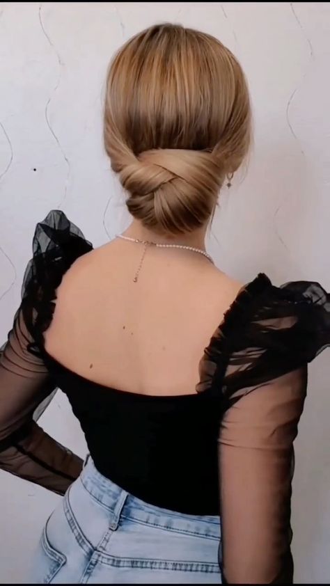 reelsfashionbrasil on Instagram Easy Updo, Hair Hack, Easy Bun Hairstyles, Hair Bun Tutorial, Easy Hair Updos, Hair Braid Videos, Bun Hairstyle, Peinados Fáciles Para Cabello Corto, Hair Tutorials For Medium Hair