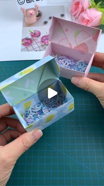 Origami Box Easy With Lid, How To Make Paper Box Tutorials, Paper Storage Boxes Diy, Origami Boxes Tutorial, Origami Boxes Easy, Box Origami Easy, Box Tutorial Diy Paper, How To Make A Paper Box Easy, How To Make Paper Boxes Easy