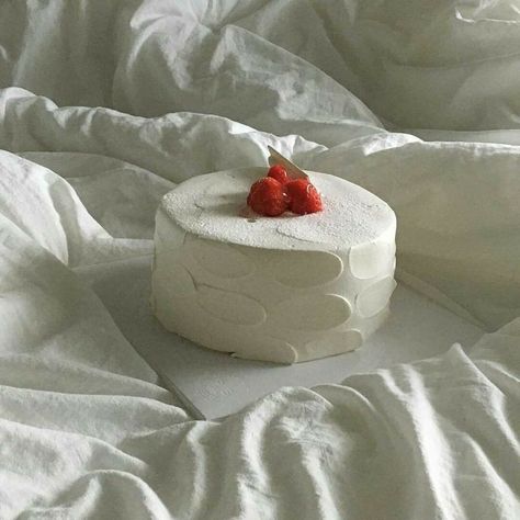 White Cake, Strawberries, Birthday Cake, Cake, Birthday, White