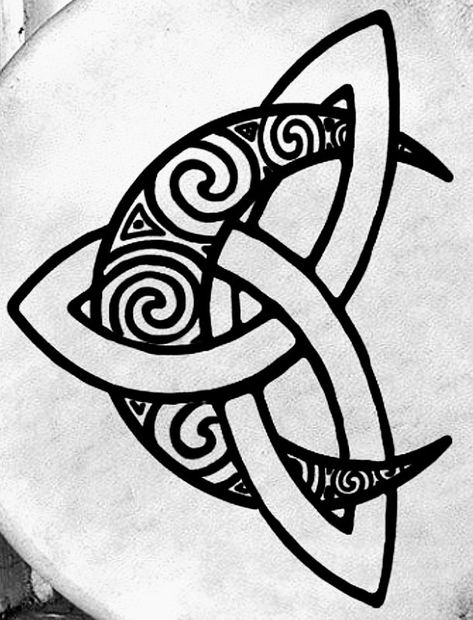 Half Moon Tattoo, Draw Tattoo, Celtic Moon, Irish Tattoos, Graffiti Wallpaper Iphone, Garage Door Design, Sketch Tattoo Design, Lucky Draw, Tattoo Project