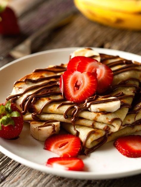 Chocolate Crepes Recipe, Nutella Smoothie, Crepes Nutella, Nutella Snacks, Nutella Muffin, Nutella Cookie, Banana Crepes, Nutella Crepes, Chocolate Crepes