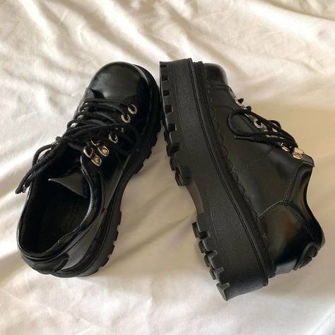 Unif Seek Shoes, Big Platform Shoes, Seek Shoe, Black Chunky Shoes, Goth Fits, Apple Bottom Jeans, Tennis Shoes Outfit, Shoe Inspo, Swag Shoes