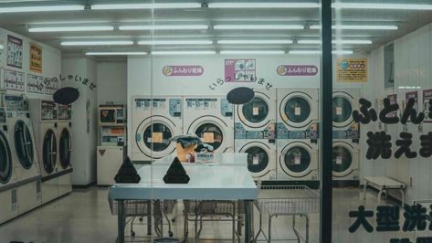 A Guide to Coin Laundry in Japan Japan Hotels, Japanese Apartment, Coin Laundry, Japan Hotel, Kitchen Ornaments, Laundry Pods, Kitchen Glass, Apartment Life, Doing Laundry