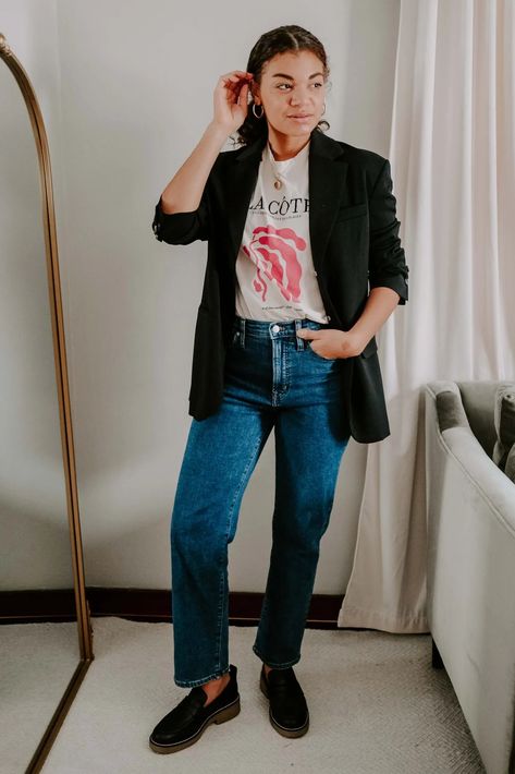 Blazer With Tshirt, Linen Blazer Outfit Women, Graphic T Shirt Outfit, Linen Blazer Outfit, Jeans Blazer Outfit, Hoodie Blazer, Blazer Outfit Ideas, Hooded Blazer, My Chic Obsession