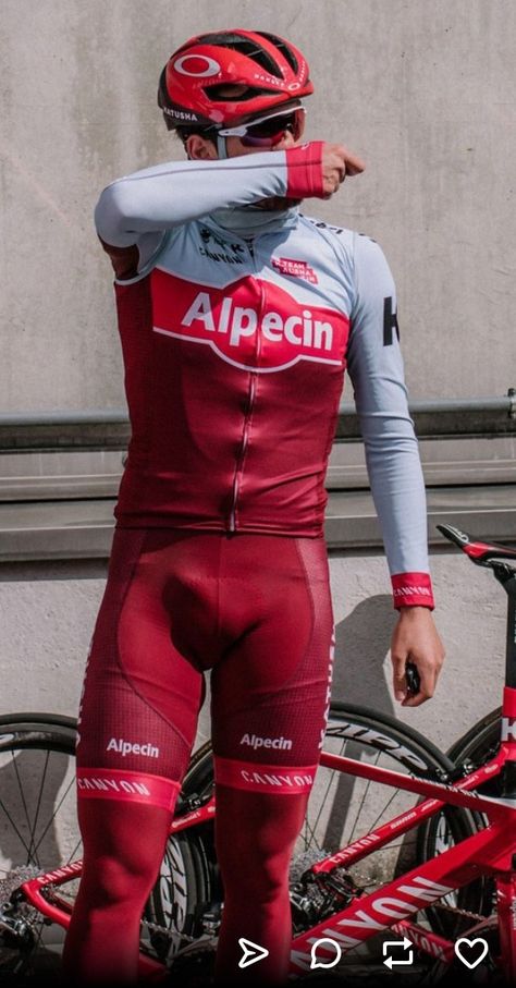 apisonadora60 Sporty Guys, Cycling Attire, Cycling Men, Lycra Men, Sports Boys, Cycling Wear, Masculine Men, Bear Men, Moustaches