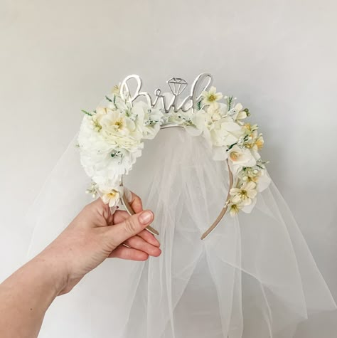 Bride Flower Crown, Bride To Be Decorations, Flower Crown Bride, Bride Flower, Layered Veil, Best Bride, White Berries, Wax Flower, Bride Crown