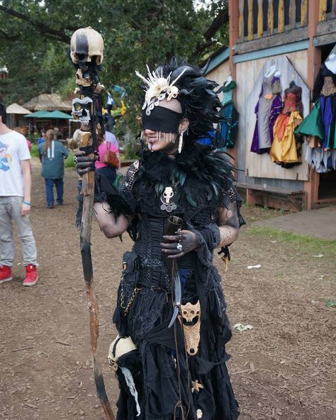 Voodoo Costume, Viking Cosplay, Ren Faire Outfits, Ren Faire Costume, Halloween Costumes Diy, Fair Outfits, Future Inspiration, Witch Doctor, Ren Fest