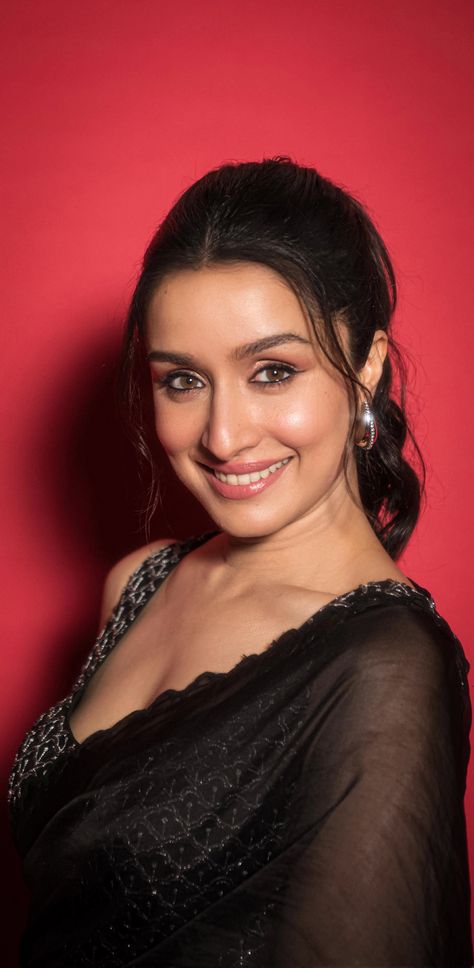 Aesthetic Picture Of Shraddha Kapoor, Shraddha Kapoor Images, Bollywood Icons, Vani Kapoor, Sai Pallavi Hd Images, Swag Quotes, Kangana Ranaut, Hot Women Dress, Anushka Sharma