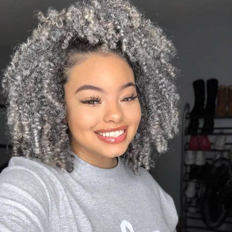 Grey Hair And Makeup, Dark Hair Dye, Dyed Curly Hair, Best Hair Dye, Grey Curly Hair, Temporary Hair Color, Dyed Natural Hair, Permanent Hair Dye, Hair Wax