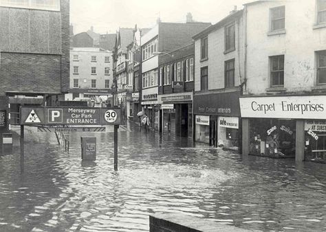 Jul 1973 Cheshire Uk, Stockport Uk, Salford, Image Archive, History Photos, Random Photos, Design Advice, Extreme Weather, Old Pictures