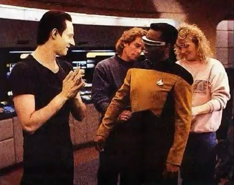 Star Trek Data Funny, Geordi X Data, Geordi And Data, Daforge Star Trek, Star Trek Data X Geordi, Data Geordi, Data X Geordi, Data And Geordi, Data Star Trek