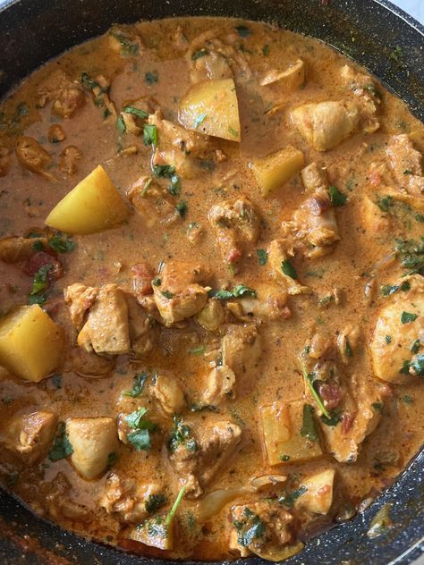 Chicken and Potato Curry – Chetna Makan Chetna Makan, Chicken And Potato Curry, Chicken Curry Recipe Easy, Chicken And Potato, Red Potato, Chicken Curry Recipe, Potato Curry, Easy Chicken Curry, Curry Chicken Recipes