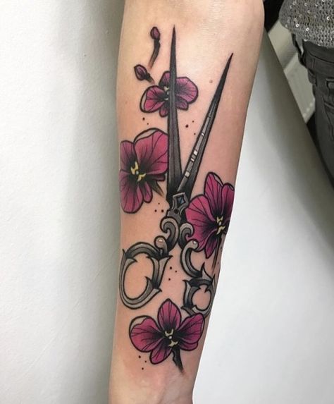 Scissoring Old School Scissor Tattoo, Barber Tattoos For Women, Hair Scissor Tattoos, Cosmetologist Tattoo, Grooming Tattoo, Cosmetology Tattoos, Hairdresser Tattoos, Tattoo Circle, Hairstylist Tattoos