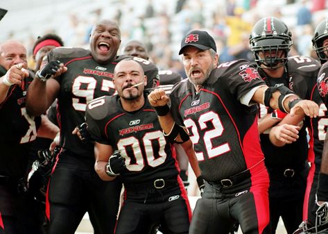 "The Longest Yard" movie still, 2005.  L to R: Bob Sapp, Nelly, Burt Reynolds. Longest Yard Movie, Bob Sapp, The Longest Yard, Mean Machine, Burt Reynolds, Movie Shots, Netflix And Chill, Football Teams, Radio Show