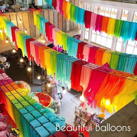 Rainbow Streamers Ceiling, Birthday Streamers Ideas, Marquee Styling, Rainbow Streamers, Loteria Party, Wedding Streamers, Classroom Aesthetic, Birthday Streamers, Streamer Decorations