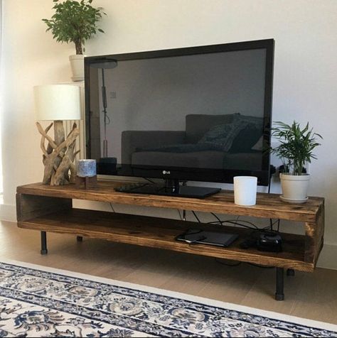 Reclaimed Wood Tv Stand, Ruang Tv, Tv Stand Decor, Sala Tv, Tv Stand Cabinet, Reclaimed Wood Shelves, Diy Tv Stand, Diy Lampe, Wood Tv Stand