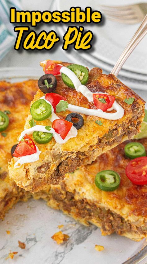 This easy recipe for Impossible Taco Pie will be your new favorite twist for Taco Tuesday! It's a meal the whole family will love! Impossibly Easy Taco Pie, Taco Pie With Bisquick, Impossible Taco Pie, Pie Easy Recipe, Sweet Taco, Taco Pie Recipes, Impossible Pie, Pie Easy, Taco Pie