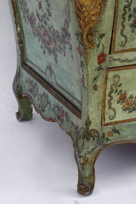 18th Century Venetian Painted Commode For Sale 1 Sabyasachi Aesthetic, Vintage Hand Painted Furniture, Venetian Furniture, Cottage Details, French Painted Furniture, Painted Furniture For Sale, Restored Furniture, Painted Furniture Designs, Antique Furniture Restoration