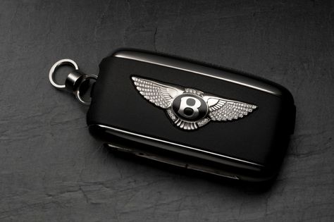 Bentley diamond keys Bentley Key, Black Bentley, Student Car, Bentley Logo, Earphone Organizer, Bmw Key, Mini Chain Bag, Mini Coopers, Bmw M6