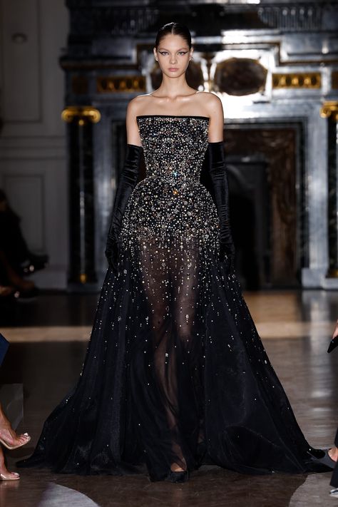 1 new message Fw 2024, Zuhair Murad Dresses, Met Gala Dresses, Haute Couture Gowns, Beauty Dress, Zuhair Murad, Outfit Look, Gala Dresses, Gowns Of Elegance