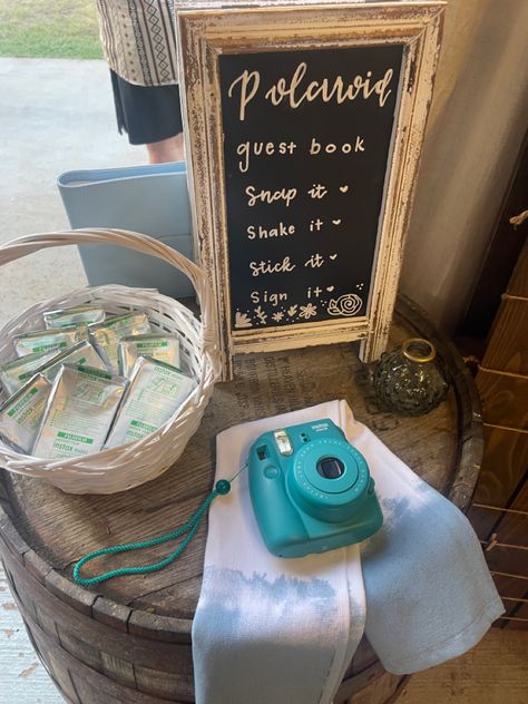 21st Photo Booth Ideas, Polaroid Camera Party Ideas, Photo Guest Book Birthday, Polaroid Instant Photo Booth, Polaroid Party Favors, Poloroid Camera Table Wedding, Polaroid Wall Wedding, Wedding Polaroid Station, Polaroid Booth