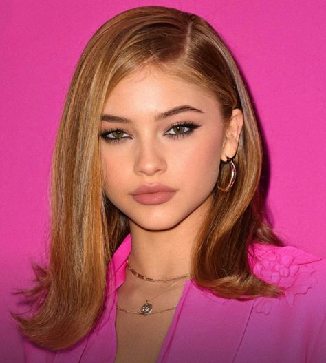 Zendaya Madelyn Cline, Zendaya And Madelyn Cline, Kylie Jenner Album, Victoria's Secret Aesthetic, Black Ponytail Hairstyles, Madelyn Cline, European Girls, Blonde Beauty, Prom Makeup