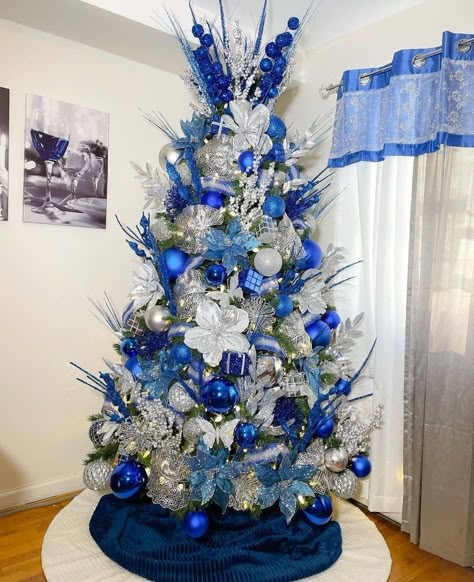 Blue And Silver Christmas Tree Ideas, Diy Christmas Recipes, Diy Christmas Tree Ideas, Green Christmas Tree Decorations, Blue Christmas Tree Decorations, Elegant Christmas Tree Decorations, Christmas Tree Decorations Ribbon, White Christmas Tree Decorations, Christmas Decorations Centerpiece