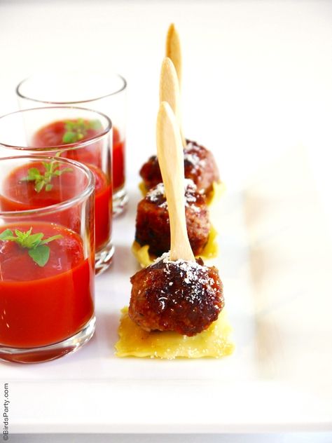 Stick Appetizers, Sausage And Ravioli, Ravioli Appetizer, Sausage Ravioli, Italian Appetizers Easy, Party Food Easy Appetizers, Italian Recipes Appetizers, Italian Appetizer, Italian Party