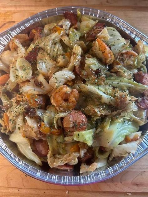 Seafood Cabbage, Cabbage Recipes With Sausage, Fried Cabbage Recipe, Cabbage Recipes Southern, Jumbo Shrimp Recipes, Fried Cabbage With Sausage, Southern Fried Cabbage, Thm Dinner, Fried Seafood