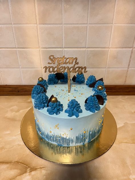 Cake for man, blue cake, gold on cake, chocolate, dark blue Navy Birthday Cake, Half Kg Cake, Bday Cakes Aesthetic, Dark Blue Cake, Cakes Aesthetic, Navy Birthday, Blue Cakes, Cakes For Men, 11th Birthday