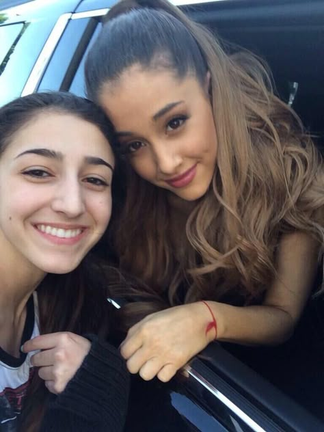 Ariana Grande Rares, Ariana Grande Icon, Ariana Grande News, Ariana Instagram, Female Friendship, Ariana Grande Photoshoot, Ariana Grande Photos, Ariana Grande Pictures, Forever Girl