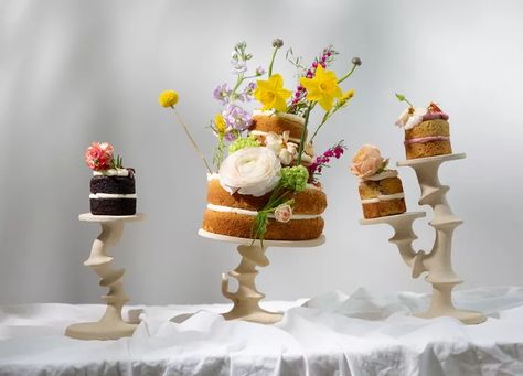 7 Wedding Cake Trends to Know in 2023 New Trend Cake Design, Cakes With Flowers, 2023 Weddings, Wedding Cake Trends, Single Tier Cake, Cake Bridal, Classic Wedding Cake, Baking Cakes, Cupcake Display