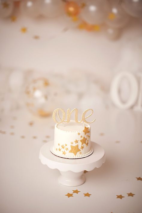 Cake Smash Portfolio | Kristen Noelle Photography | Sandy, UT Golden Smash Cake, Gold 1st Birthday Cake, New Years Smash Cake, Cake Stars Birthday, Smash Cake Theme, Star Cake Birthday, Star Smash Cake, Star Theme Cake, Gold First Birthday Cake