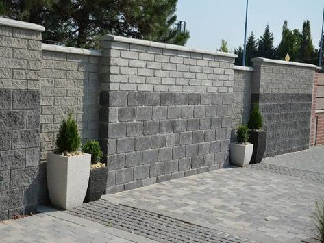 Boundary Wall Ideas, Concrete Fence Wall, Stairs Concrete, Stone Texture Wall, Fence Wall Design, Moderne Have, Compound Wall Design, Concrete Block Walls, White Stairs