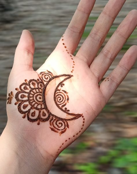 Funny Mehendi Designs, Funny Mehndi Design, Senary Drawing, Elegant Mehendi, Krishna Mandir, Mehandi Designs Easy, Mehedi Design, Henna Inspo, Henna Designs Wrist