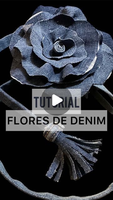 Denim Flowers Diy How To Make, Handmade Flowers Tutorial, Flower Outfit, Denim Diy Clothes, Denim Crafts Diy, Diy Crafts Bookmarks, Material Flowers, Collars Diy, Blue Jeans Crafts