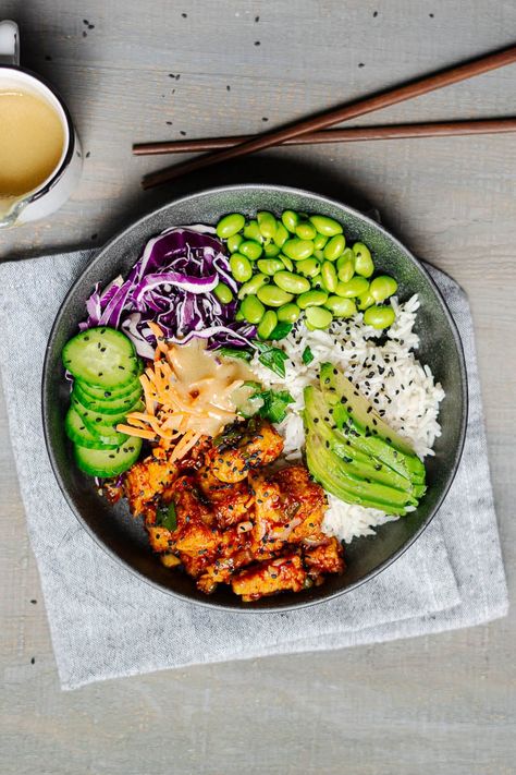 A Tofu Poke Bowl that's full of nutrition and flavor and it's easy to make. #tofubowl #veganbowls #pokebowl Build Your Own Poke Bowl, Tofu Poke Recipe, Tofu Poke Bowl, Tofu Poke, Vegan Poke Bowl, Tofu Bowl, Poke Bowl Recipe, Poke Bowls, Meatless Mondays