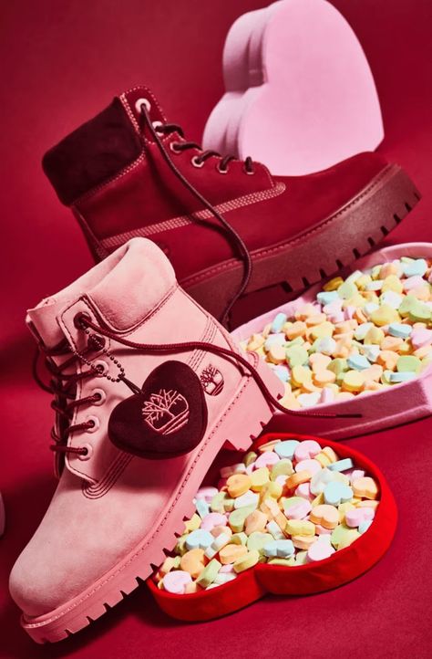 Hypebae on X: "Timberland's Valentine's Collection 💌 https://t.co/i6cwSzzFZv" / X One Step Forward, St Valentine, 2024 Trends, Trendy Outfit, Fashion 2024, Trends 2024, 2024 Fashion, Fashion Outfit, Valentine's Day