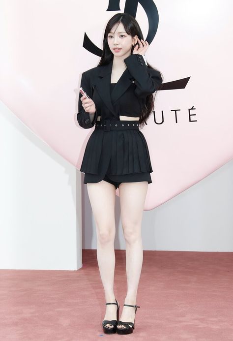 Karina Full Body, Nancy Jewel Mcdonie, Ysl Beauty, Aespa Karina, Korean Star, Perfect World, Pop Up Store, Popular Music, Korean Actress