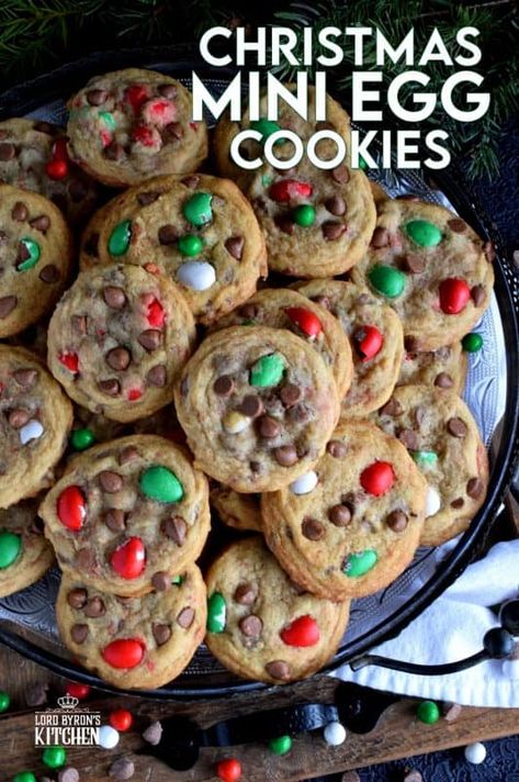 Mini Egg Cookies, Mini Eggs Cookies, Egg Cookies, New Year's Desserts, No Egg Cookies, Mini Egg, Cookie Calories, Mini Eggs, Milk Chocolate Chips