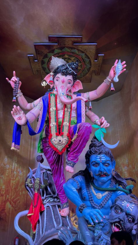 Bappa aagman 2024 Mumbai Cha Raja 2024, Highlights Cover Instagram Friends, Bappa Photo, Ganpati Bappa Photo, Cover Instagram, Highlights Cover, Ganpati Decoration Design, Ganpati Decoration, Instagram Friends