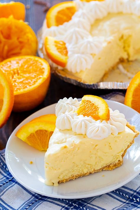 Creamsicle Pie Recipe, Orange Creamsicle Pie, Creamsicle Pie, Orange Pie, Orange Dessert, Homemade Graham Cracker Crust, Orange Baking, Banana Pudding Cheesecake, Homemade Graham Crackers