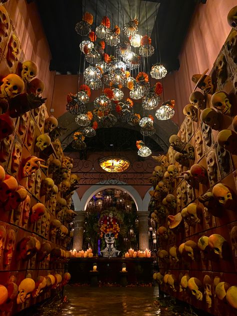 📍Tlaquepaque, Jalisco, México 🇲🇽 Día De Muertos, Hotel Boutique, Dia De Muertos, Boutique Hotel, Christmas Tree, Restaurant, Hotel, Boutique, Collage