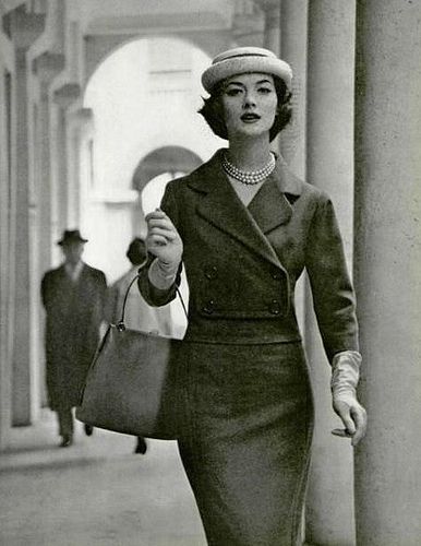 Rose Marie in a wool suit by Jean Patou, 1958 | Photo by Phi… | Flickr Fashion 60s, Mode Retro, Vintage Fashion 1950s, Vintage Suit, Jean Patou, Dior Collection, Robes Vintage, Rose Marie, Look Retro