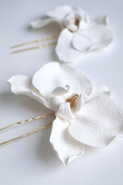 Orchid Hair Piece, Bridal Hairpieces, Chic Wedding Style, Floral Wedding Hair, Orchid Wedding, Bride Hair Accessories, Gold Pin, Bride Accessories, Flower Hair Pin