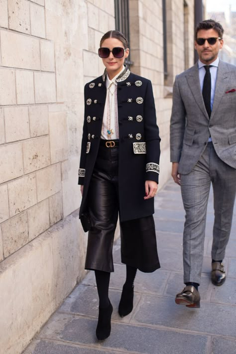 Black Leather Culottes Outfit, Dior Looks Street Styles, Leather Culottes Outfit, Dior Style Outfit, Olivia Palermo And Johannes Huebl, Dior Street Style, Olivia Palermo Street Style, Olivia Palermo Outfit, January Fashion