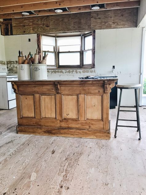 Diy Wooden Kitchen, Wooden Kitchen Island, Antique Kitchen Island, Fixer Upper Kitchen, Antique Kitchen, Kitchen Plans, Old Kitchen, Old Doors, Wooden Kitchen