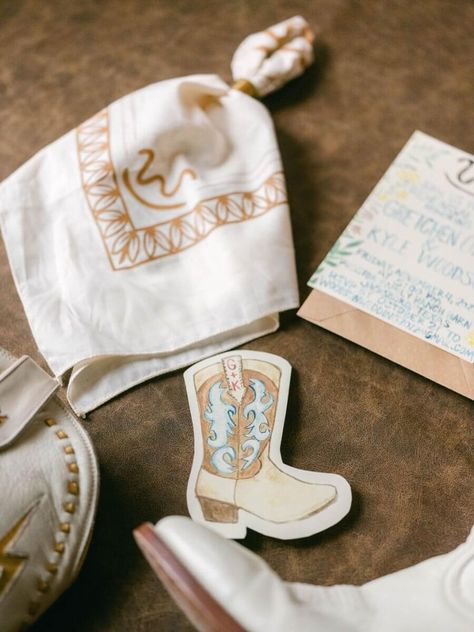 Classy Cowboy Wedding, Western Wedding Shower Ideas, Cowboy Gala, Ranch Rehearsal Dinner, Cowboy Rehearsal Dinner, Country Chic Rehearsal Dinner, Texas Themed Rehearsal Dinner, Dinner Grits, Western Chic Rehearsal Dinner